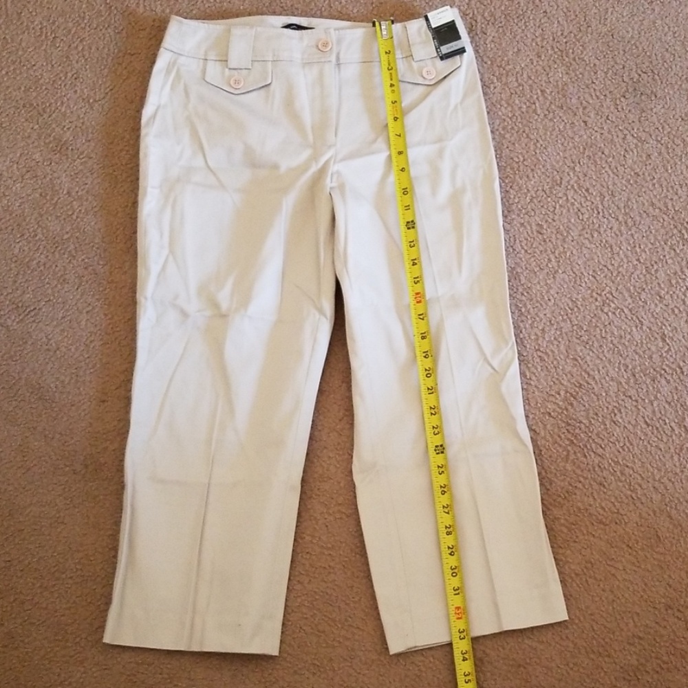 Beige capris NWT